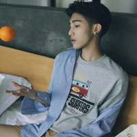 对的人是不需要跑着去接近的 你不要太难过，因为我