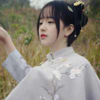 不知怎的你突然握紧了手 分离或许是最好的选择