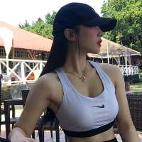 洛你们可睡得还香? 从前看她抽烟我会假装