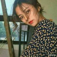 抱紧你的我比国王富有 别在灯红酒绿中谈着感