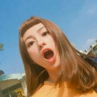 一女子因长期用意念回复信息，再次被好友删... 看背影迷死千军万马，